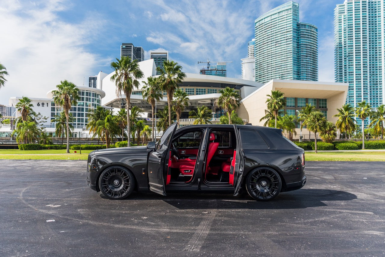 ROLLS ROYCE CULLINAN W/ RED INTERIOR