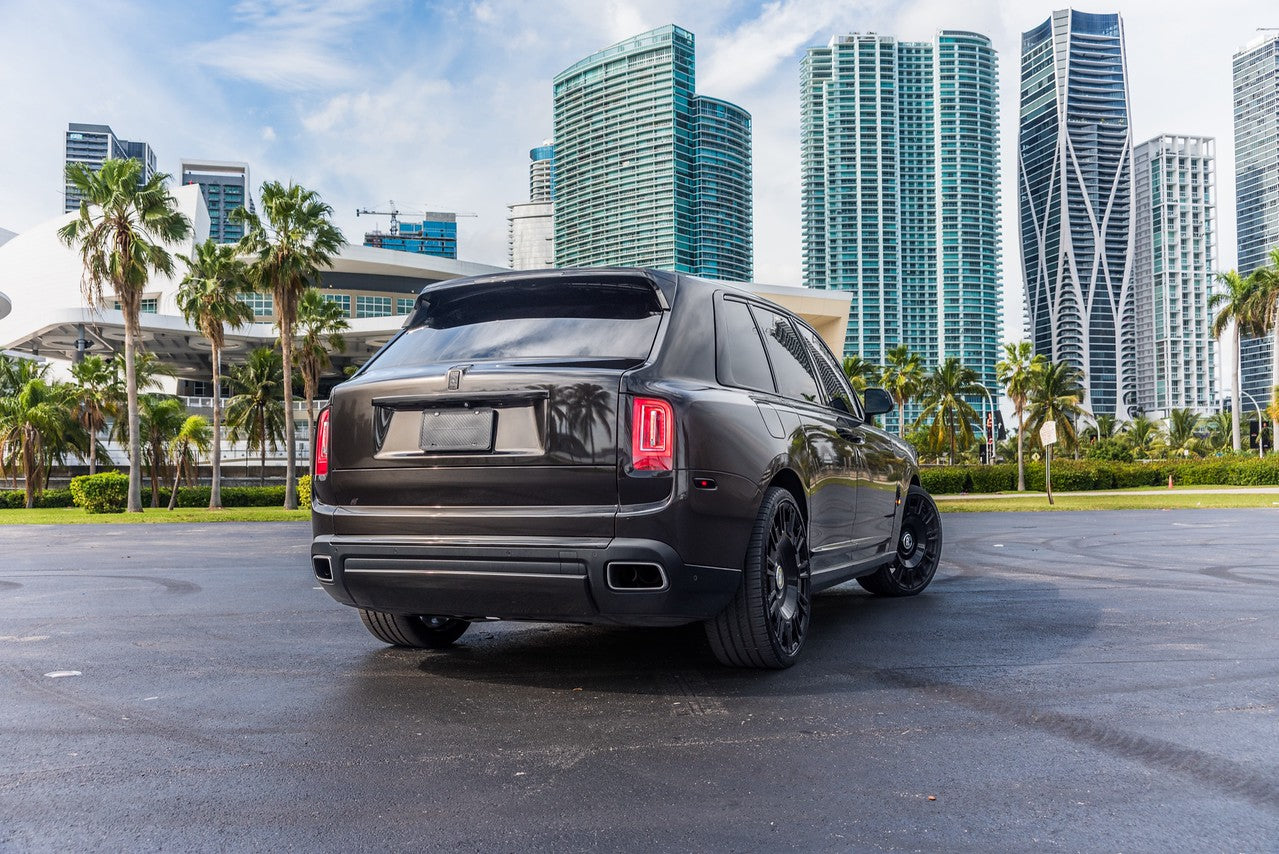 ROLLS ROYCE CULLINAN W/ RED INTERIOR